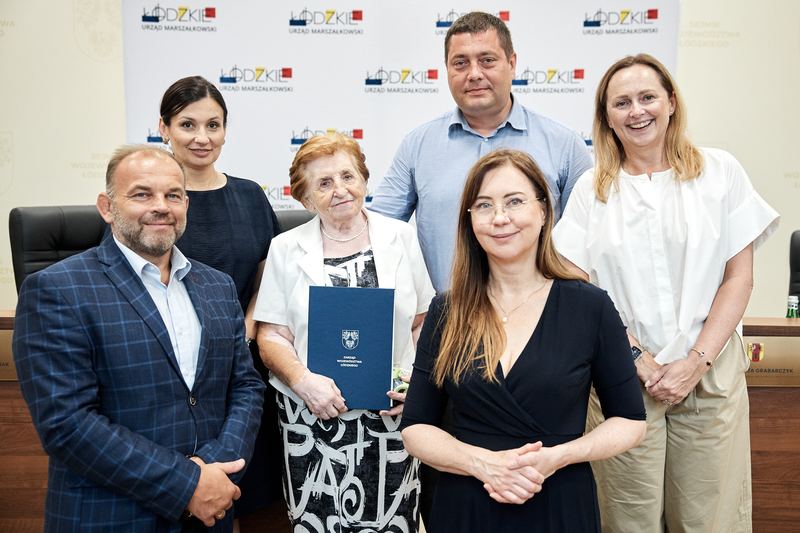 Przekazanie dokumentów dofinansowania w Urzędzie Marszałkowskim